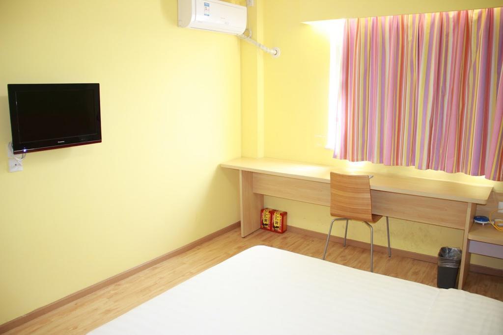 7Days Inn Yueyang East Maoling Pedestrain Street ภายนอก รูปภาพ